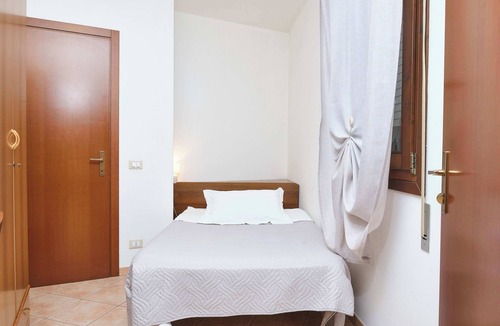 Porto Viro Bed & Breakfast | Single room for bike lovers in B&B-Porto Viro