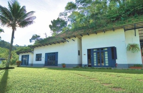 Mendes House | Site with 4 chalets, games room, sauna, swimming pool, barbecue, wine cellar.