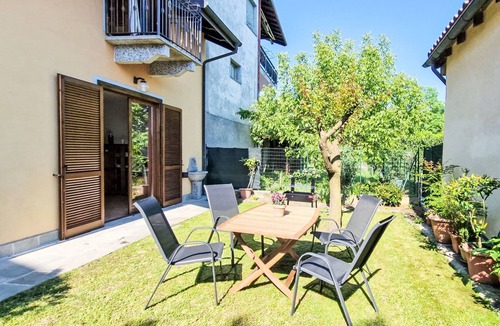 Arizzano House | Sky & Lake by Interhome