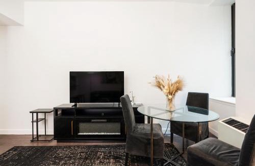 Financial District Apartment | Sleek 1-Bedroom in the Financial Dsitrict