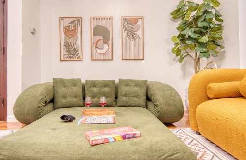 Bushwick Apartment | Spacious 1BR with King Bed, AC, Wifi & Streaming Entertainment