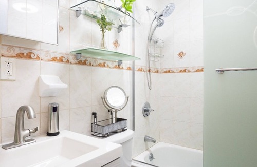 Bedford-Stuyvesant Apartment | Spacious 3-bedroom apartment with WiFi, AC in fabulous Brooklyn