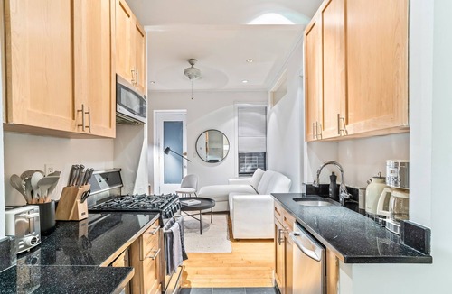 Peter Cooper Village Apartment | Spacious 3-bedroom apartment with WiFi, AC in wonderful New York