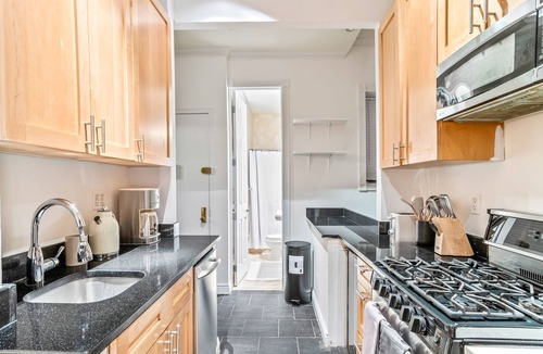 Peter Cooper Village Apartment | Spacious 3-bedroom apartment with WiFi, AC in wonderful New York