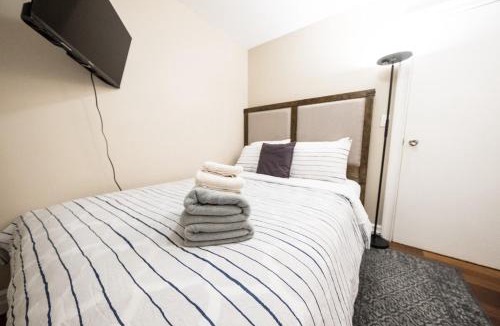 Manhattan Valley Apartment | SPACIOUS 4BR 2BA apt WITH PRIVATE OUTDOOR SPACE UWS