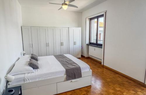 Cascina dei Pomi Apartment | Spacious and bright 3-bedroom apartment steps from Milan Central Station