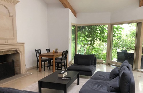 Cachan Villa | Spacious and bright villa with Jacuzzi 10 minutes from the metro