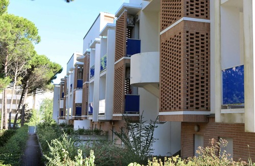 Bibione Pineda Apartment | Spacious apartment with terrace near the beach