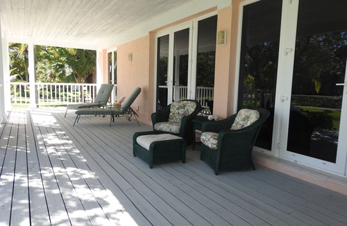 Freeport House | Spacious beachfront house, short drive to dining and shopping.
