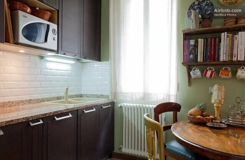 Dorsoduro Apartment | Spacious canal-side apartment in the heart of Venice