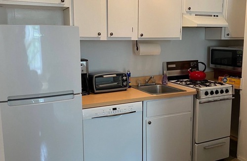 Brooklyn Heights Apartment | Spacious, Clean 1 Bedroom + Office