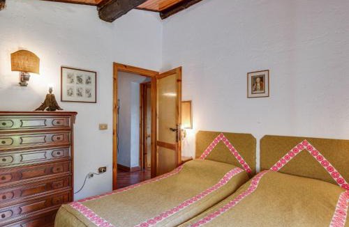 Crespano del Grappa House | Spacious Cottage in Veneto
