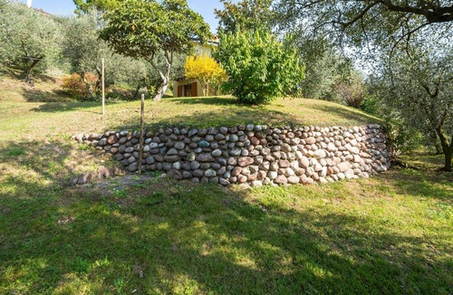 Costermano House | Spacious Holiday Home in Marciaga with Garden