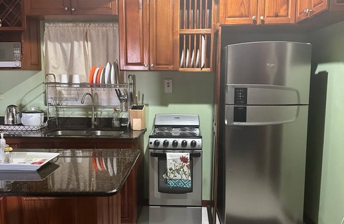 Eastwood Park Apartment | Spacious one bedroom apartment in Kingston