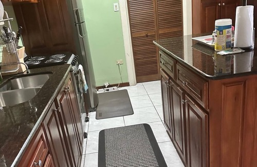 Eastwood Park Apartment | Spacious one bedroom apartment in Kingston