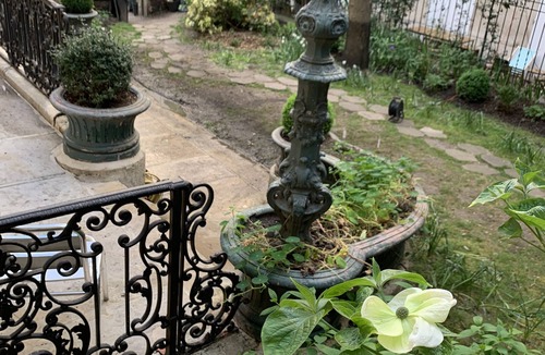 Quartier de Rochechouart Apartment | Spacious Parisian Apartment in Historic building, Private Garden