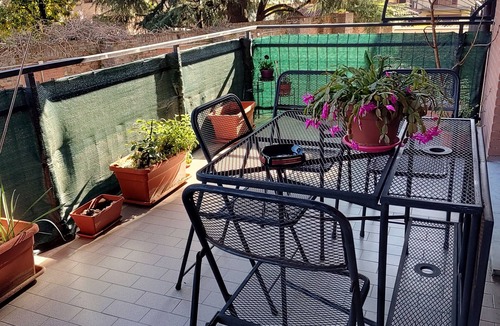 Bra Apartment | Spazioso Bilocale con Ampio Terrazzo, in Zona Tranquilla Vicino al Centro