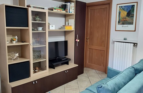 Bra Apartment | Spazioso Bilocale con Ampio Terrazzo, in Zona Tranquilla Vicino al Centro