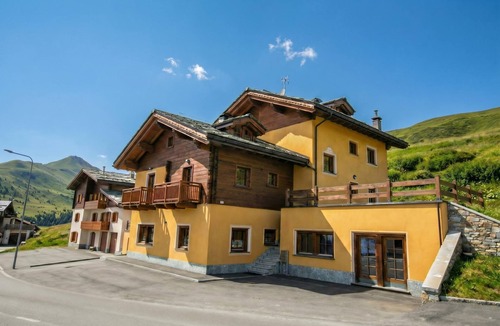 Sant'Anna Apartment | Sponda Ski in- Ski out 50m, Livigno, Italy