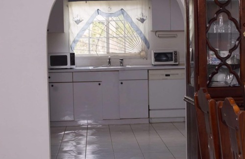 Burnt Savanna House | *St Elizabeth Countryside Retreat* WIFI, Near Jamaica Zoo