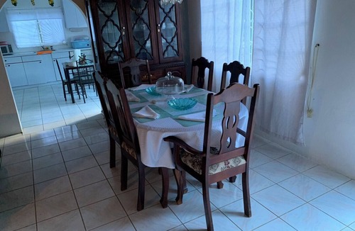 Burnt Savanna House | *St Elizabeth Countryside Retreat* WIFI, Near Jamaica Zoo