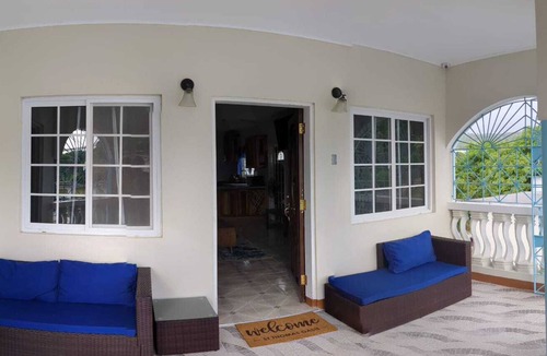Prospect House | St. Thomas Oasis is a charming 3-bedroom house with WiFi and AC in St. Thomas.