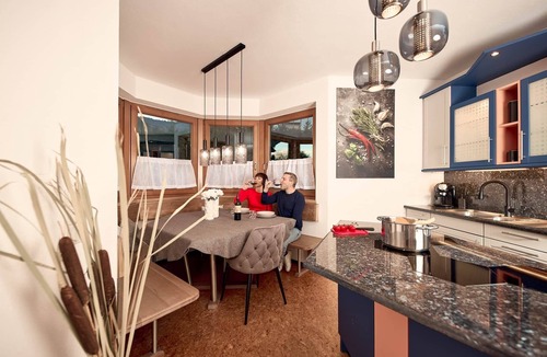 Vipiteno Apartment | Stadtnestl Apartment Sterzing: Alpine-modern with garden, fireplace & parking