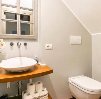 Castello House | Standalone room, ensuite, stylish btw Biennale and St Mark
