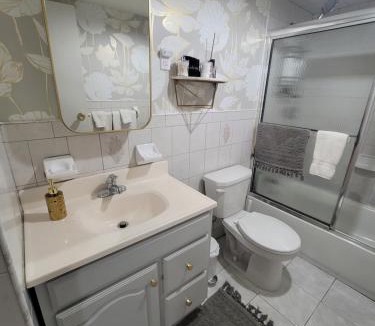 Crown Heights House | Stay in Historic Brooklyn Townhouse