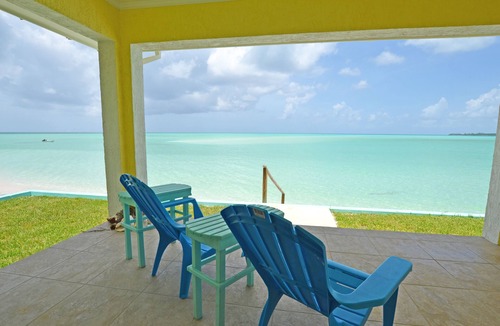 Spanish Wells Cottage | Step off your porch and onto the Beach! 1 Bed/1 Bath Cottage in quiet location