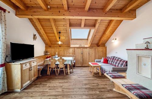 Monguelfo Apartment | Stoffnerhof Apt Edelweiß