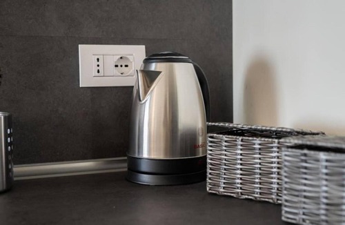 Gargagnago di Valpolicella Apartment | Studio Apartment 'Vayu' with Shared Terrace, Wi-Fi and Air Conditioning