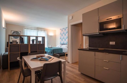 Gargagnago di Valpolicella Apartment | Studio Apartment 'Agni' with Shared Terrace, Wi-Fi and Air Conditioning