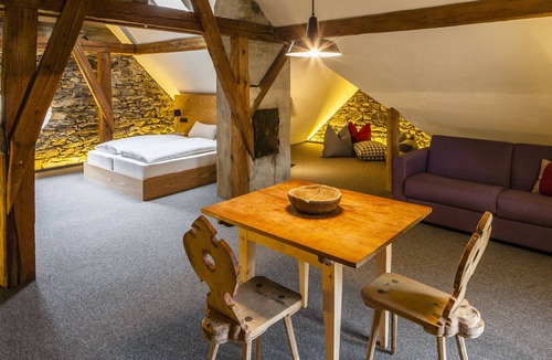 Madonna di Senales Apartment | Studio Apartment "Josephus Domicilium IV" with Mountain View, Shared Terrace & Wi-Fi