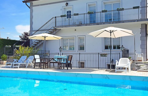 San Pietro di Feletto Villa | Studio apartment in elegant villa with private pool in Prosecco hills