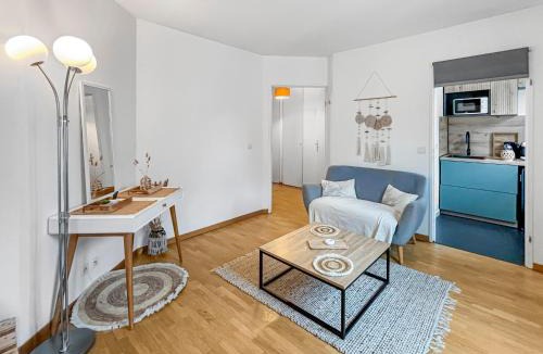 Le Plessis-Robinson Apartment | Studio cosy avec Smart TV & Wi-Fi