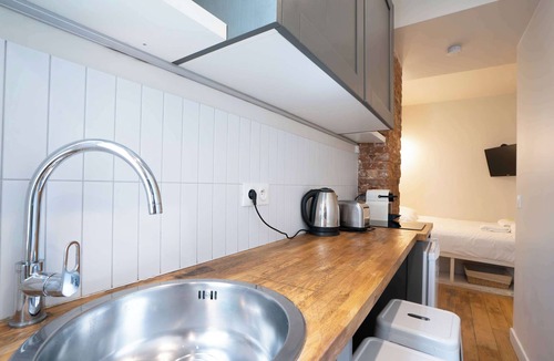 Quartier de la Goutte-d'Or Apartment | Studio cosy Love room - paris 18 -2P