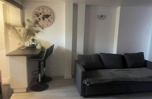 Antony Apartment | Studio downtown