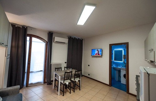 Peschiera del Garda Apartment | Studio Flat in Peschiera del Garda (VR) Italy CIN IT023059C2O2GR45YV