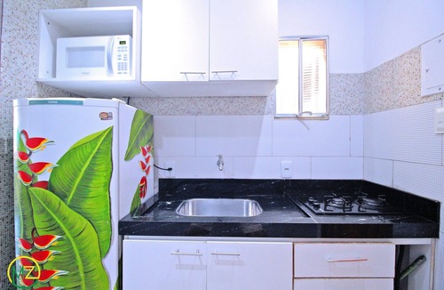 Copacabana Apartment | Studio with side view to the beach