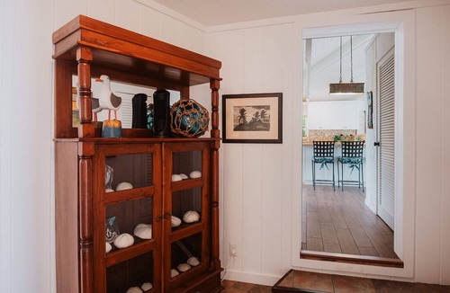 Hope Town House | Stunning 3+ Bed/4-Bath House with Private Dock, Pool & Direct Beachfront Access!