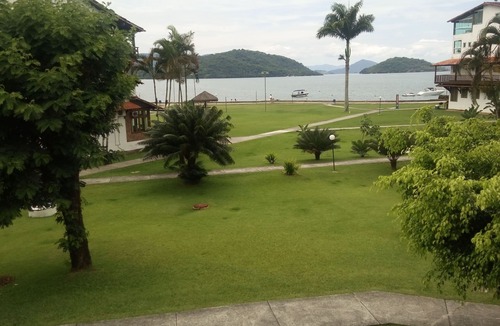 Bracui Apartment | Stunning Apartment in Angra
