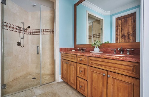 Rokers Point Hotel | Stunning Ocean View 1BR Room w/Balcony | Private Beach Access