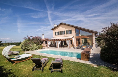 Ca' Pirami Villa | Stunning private villa with A/C, private pool, WIFI, hot tub, TV, pets allowed and panoramic view