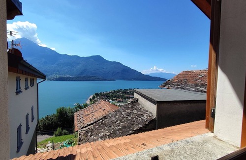 Vercana House | Stunning private villa for 7 guests with A/C, WIFI, TV, terrace and pets allowed