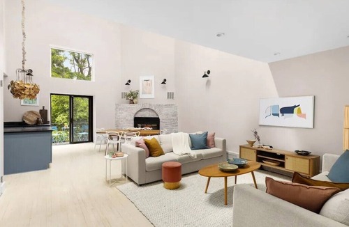 Boerum Hill Apartment | Stunning top 2 flrs of 25' wide townhouse quiet & bright