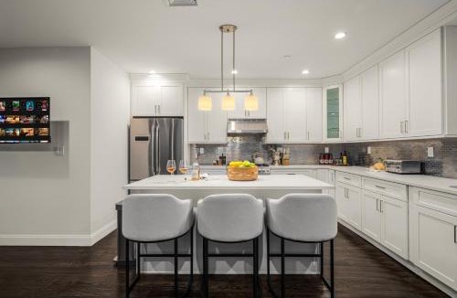 East Harlem Apartment | Stylish 3BR Designer Home in Harlem!