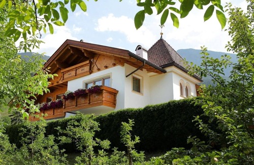 Laion Apartment | Stylish apartment (D) in Haus Rabanser*-in the heart of the Dolomites/Val Gardena/Grödnertal