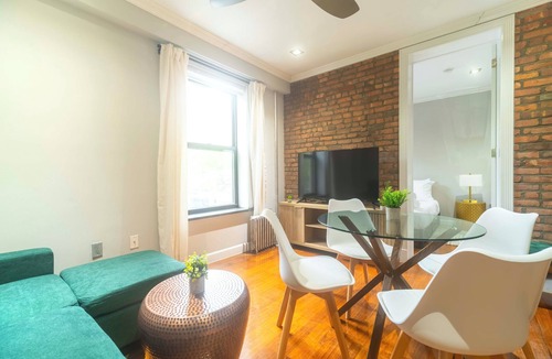 East Harlem Apartment | Stylish2 2BR Apartment in Manhattan