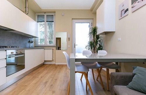 Saronno Apartment | Suite Roma 53 - Two-room apartment in downtown Saronno within walking distance of the station